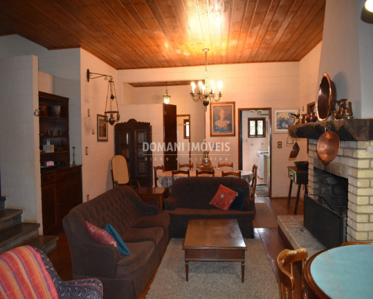 Imagem Casa com 4 Quartos à Venda, 185 m² em Região Do Vale Encantado - Campos Do Jordão
