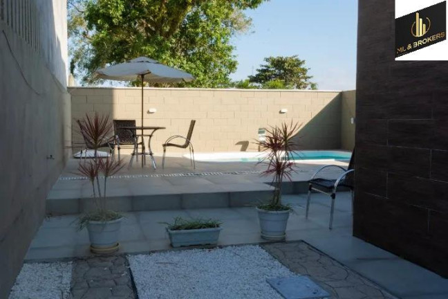 Imagem Sobrado com 3 Quartos à Venda, 114 m² em Coroados - Guaratuba Imagem Sobrado com 3 Quartos à Venda, 114 m² em Coroados - Guaratuba