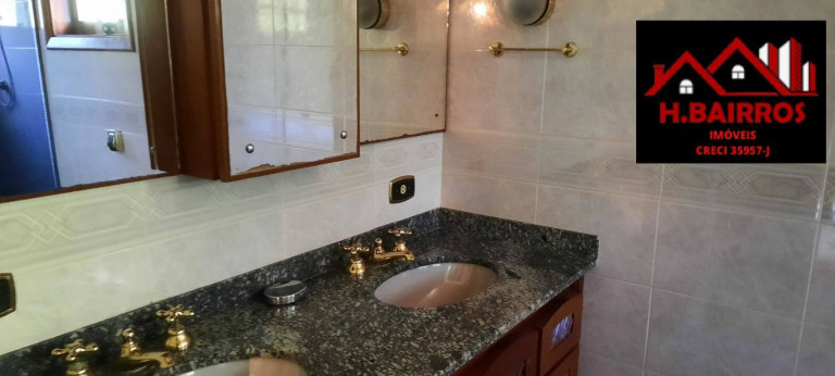 Imagem Casa com 5 Quartos à Venda, 2.500 m² em Vila Capivari - Campos Do Jordão