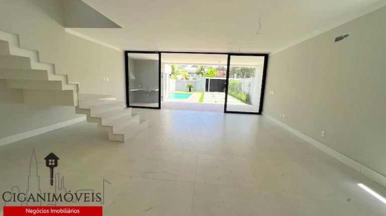 Imagem Casa de Condomínio com 6 Quartos à Venda, 380 m² em Barra Da Tijuca - Rio De Janeiro Imagem Casa de Condomínio com 6 Quartos à Venda, 380 m² em Barra Da Tijuca - Rio De Janeiro