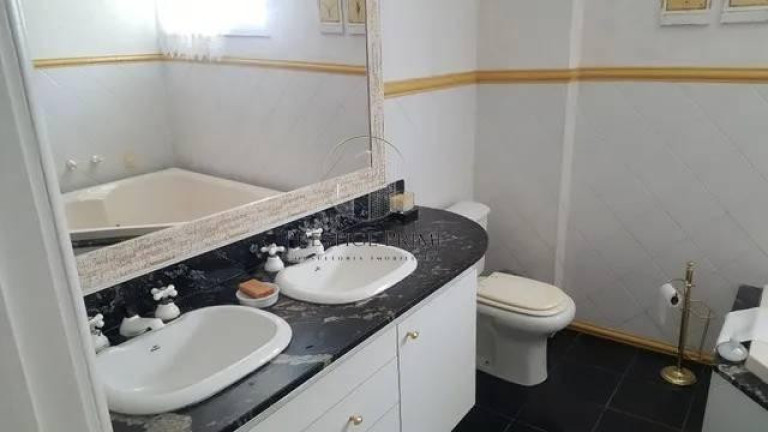 Imagem Casa com 4 Quartos à Venda, 504 m²