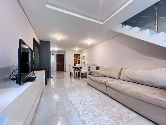 Casa com 2 Quartos à Venda, 118 m² em São Marcos - Joinville