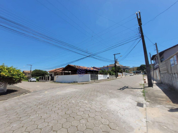 Imagem Casa à Venda, 235 m² em Centro - Penha Imagem Casa à Venda, 235 m² em Centro - Penha