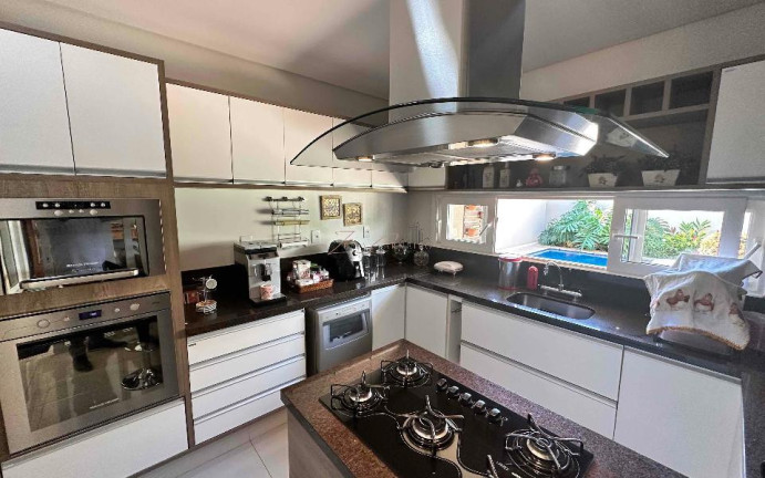 Sobrado com 4 Quartos à Venda, 326 m² em Vila Rica - Campo Grande