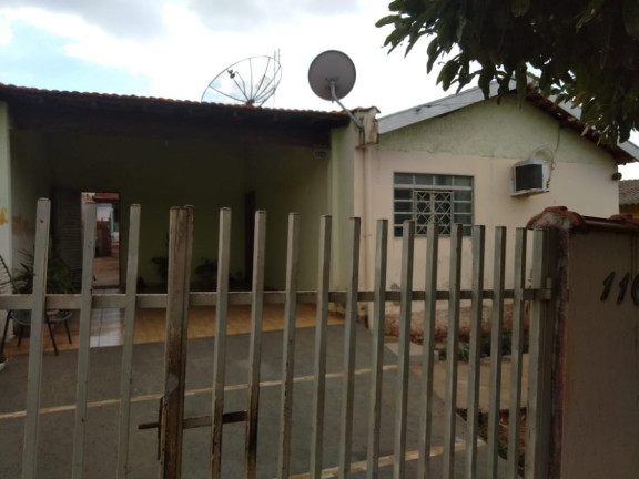 Casa com 3 Quartos à Venda,  em Centro - Getulina