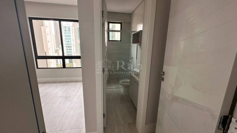 Imagem Apartamento com 4 Quartos à Venda, 146 m² em Pioneiros - Balneário Camboriú Imagem Apartamento com 4 Quartos à Venda, 146 m² em Pioneiros - Balneário Camboriú
