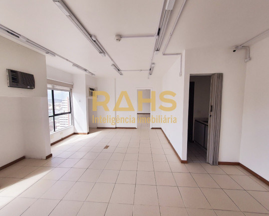 Imagem Sala Comercial à Venda, 74 m² em Centro - Joinville Imagem Sala Comercial à Venda, 74 m² em Centro - Joinville