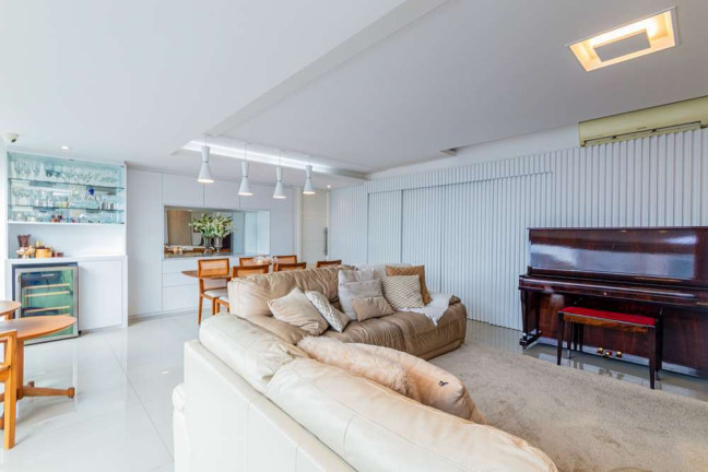 Imagem Apartamento com 3 Quartos à Venda, 125 m² em Jardim Europa - Porto Alegre Imagem Apartamento com 3 Quartos à Venda, 125 m² em Jardim Europa - Porto Alegre