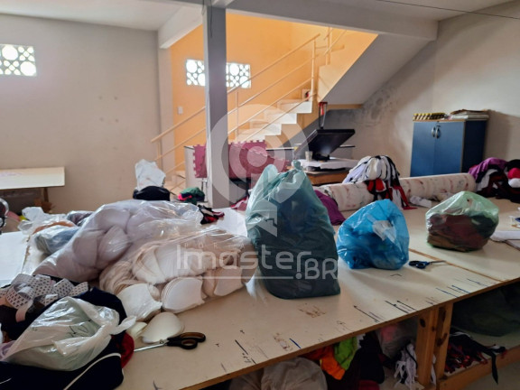 Imagem Casa com 5 Quartos à Venda,  em Acaracuzinho - Maracanaú