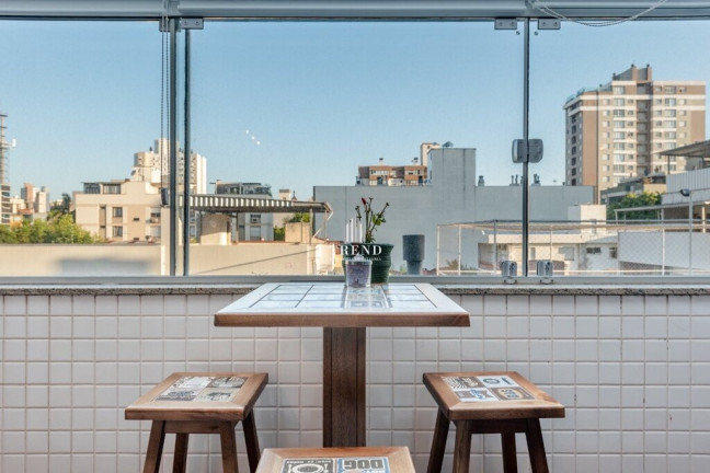 Imagem Apartamento com 2 Quartos à Venda, 70 m² em Santana - Porto Alegre