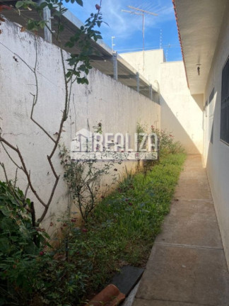 Imagem Casa com 3 Quartos à Venda, 300 m² em São Benedito - Uberaba Imagem Casa com 3 Quartos à Venda, 300 m² em São Benedito - Uberaba