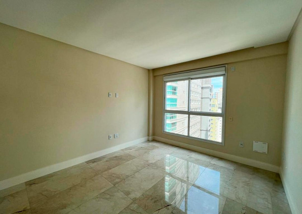 Imagem Apartamento com 3 Quartos à Venda, 135 m² em Meia Praia - Itapema