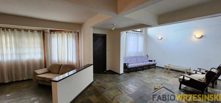 Imagem Sobrado com 4 Quartos para Alugar, 200 m² em Anita Garibaldi - Joinville