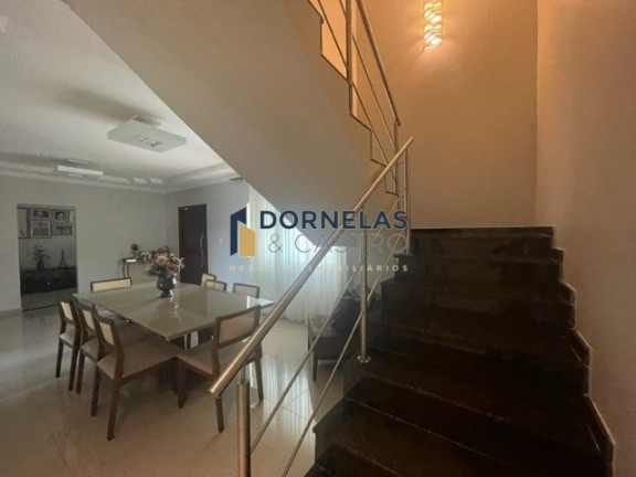 Imagem Casa com 3 Quartos à Venda, 811 m² em Guará I - Brasília Imagem Casa com 3 Quartos à Venda, 811 m² em Guará I - Brasília