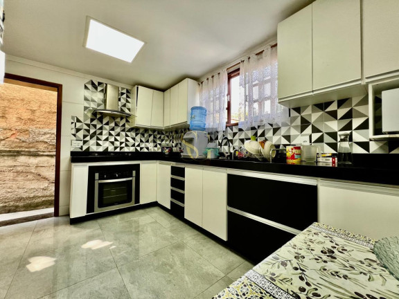 Imagem Casa com 3 Quartos à Venda, 219 m² em Araras - Teresópolis Imagem Casa com 3 Quartos à Venda, 219 m² em Araras - Teresópolis
