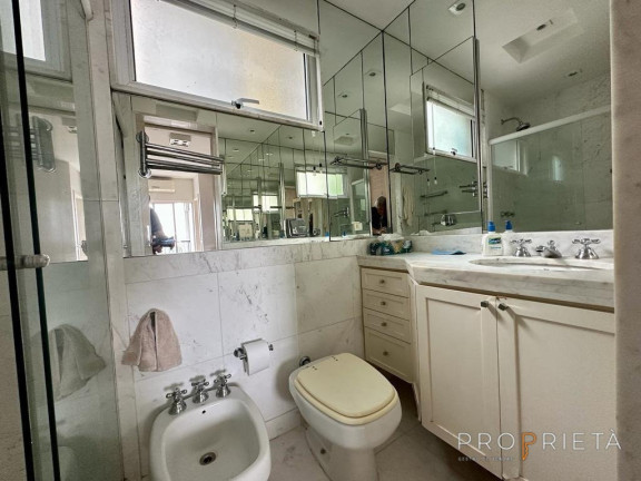 Imagem Apartamento com 3 Quartos à Venda, 125 m² em Lagoa - Rio De Janeiro Imagem Apartamento com 3 Quartos à Venda, 125 m² em Lagoa - Rio De Janeiro