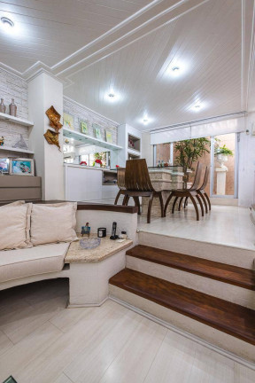 Imagem Casa com 3 Quartos à Venda,  em Agronomica - Florianópolis