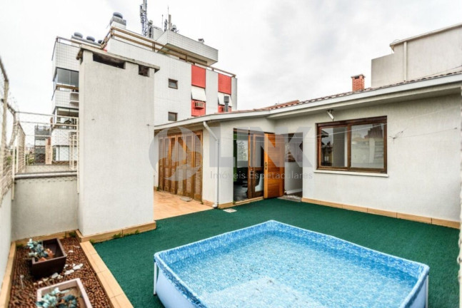 Imagem Imóvel com 3 Quartos à Venda, 241 m² em Jardim Lindóia - Porto Alegre