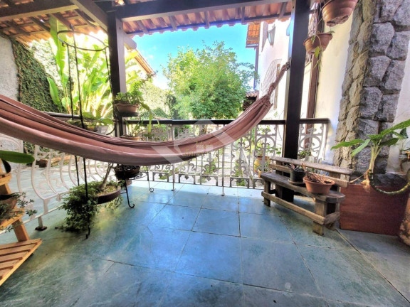 Casa com 4 Quartos à Venda, 216 m² em Maria Paula - Niterói