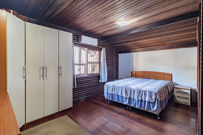 Imagem Casa com 3 Quartos à Venda, 244 m² em Cristal - Porto Alegre