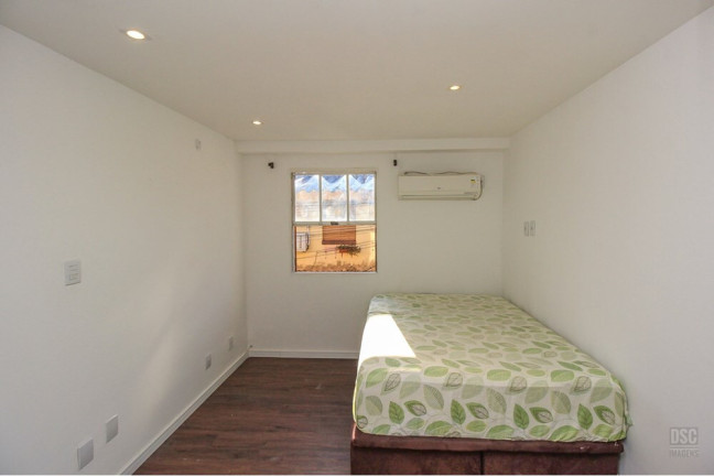 Imagem Casa com 1 Quarto à Venda, 70 m² em Guarujá - Porto Alegre