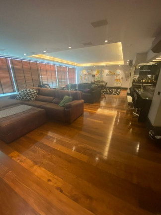 Imagem Imóvel com 3 Quartos à Venda, 280 m² em Copacabana - Rio De Janeiro Imagem Imóvel com 3 Quartos à Venda, 280 m² em Copacabana - Rio De Janeiro