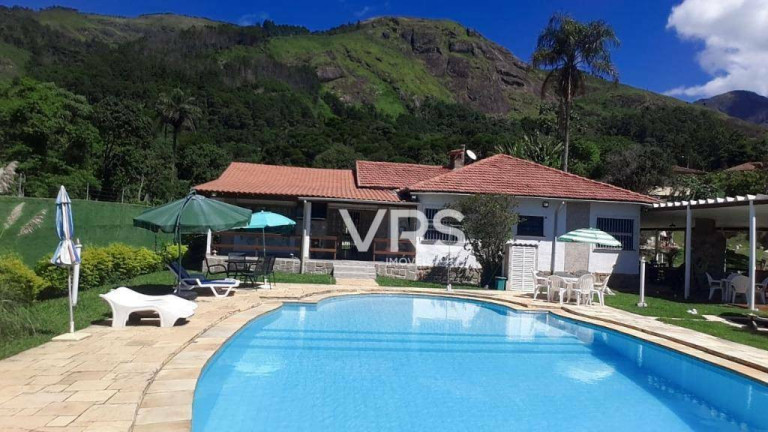 Imagem Casa com 16 Quartos à Venda, 1.800 m² em Iucas - Teresópolis Imagem Casa com 16 Quartos à Venda, 1.800 m² em Iucas - Teresópolis