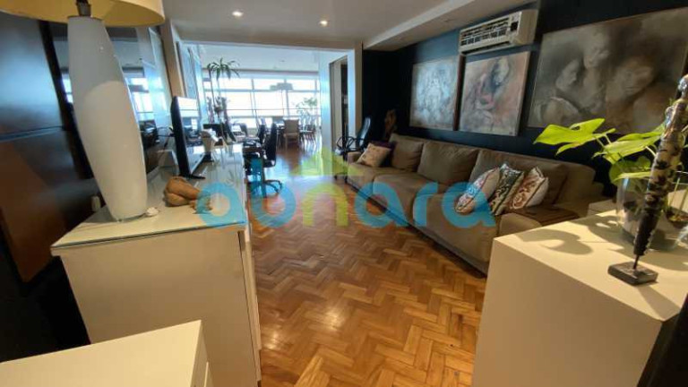 Imagem Apartamento com 4 Quartos à Venda, 340 m² em Copacabana - Rio De Janeiro Imagem Apartamento com 4 Quartos à Venda, 340 m² em Copacabana - Rio De Janeiro