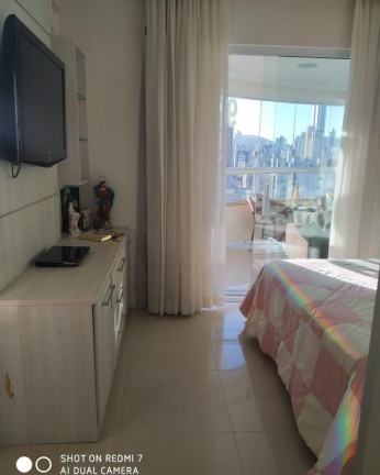 Imagem Imóvel com 3 Quartos à Venda, 123 m²em Centro - Balneário Camboriú