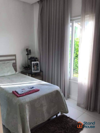 Imagem Casa com 3 Quartos à Venda, 207 m² em Conceição - Feira De Santana Imagem Casa com 3 Quartos à Venda, 207 m² em Conceição - Feira De Santana