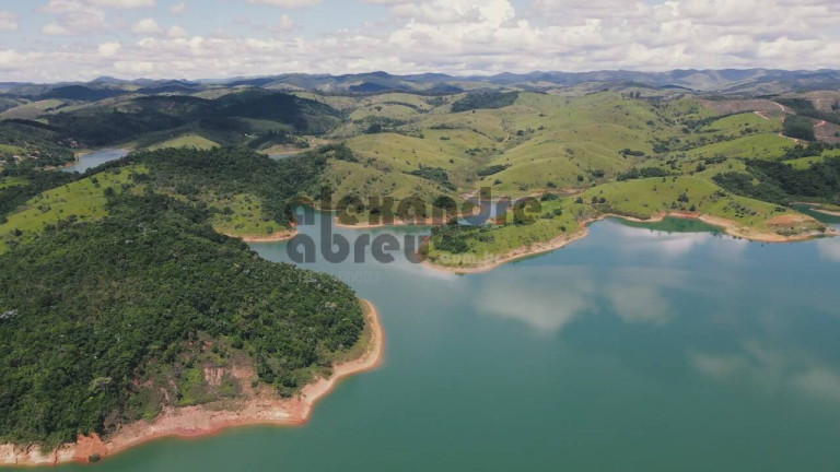 Imagem Fazenda à Venda, 130 m² em Santa Branca Imagem Fazenda à Venda, 130 m² em Santa Branca