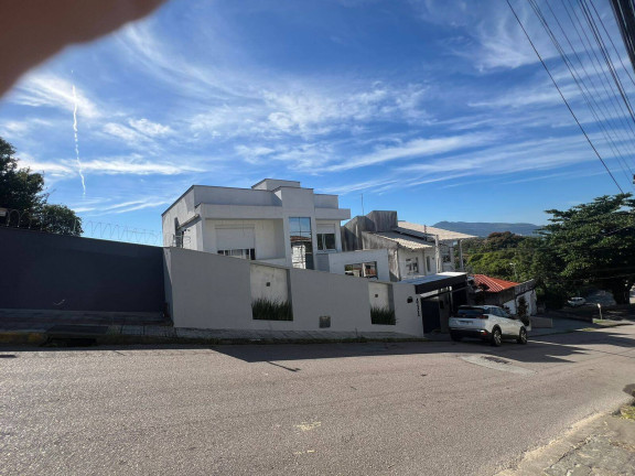 Imagem Casa à Venda, em Estreito - Florianópolis Imagem Casa à Venda, em Estreito - Florianópolis