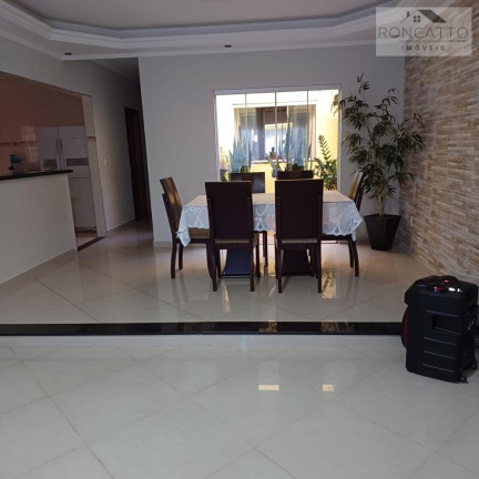 Imagem Casa com 3 Quartos à Venda, 140 m²
