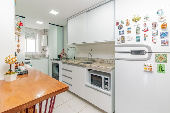 Imagem Imóvel com 2 Quartos à Venda, 67 m² em Petrópolis - Porto Alegre