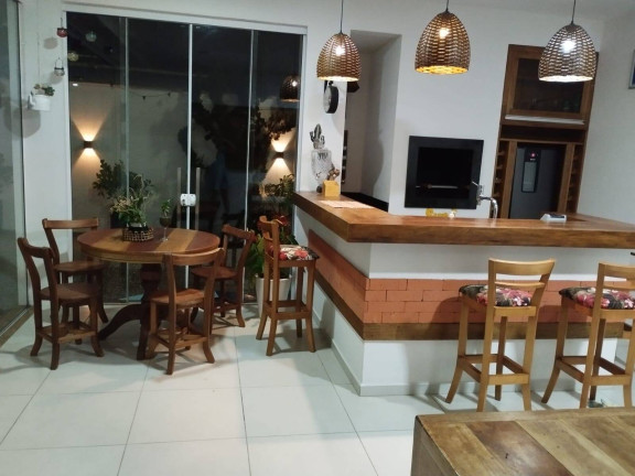 Imagem Casa com 3 Quartos à Venda, 263 m² em Centro - Barra Velha Imagem Casa com 3 Quartos à Venda, 263 m² em Centro - Barra Velha