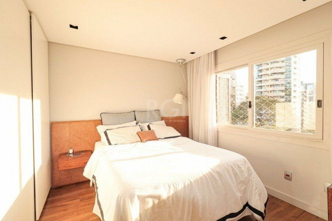 Imagem Apartamento com 3 Quartos à Venda, 120 m² em Petrópolis - Porto Alegre