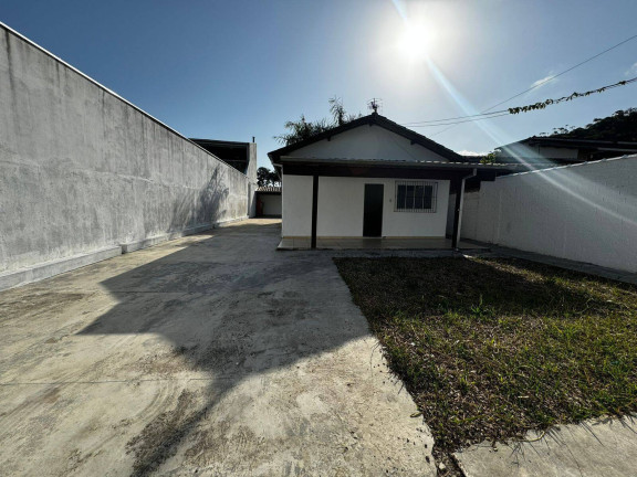 Imagem Casa com 2 Quartos à Venda, 360 m² em Jardim Casa Branca - Caraguatatuba Imagem Casa com 2 Quartos à Venda, 360 m² em Jardim Casa Branca - Caraguatatuba