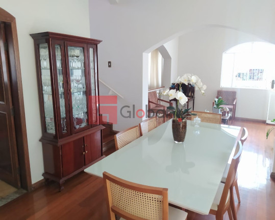 Imagem Casa com 3 Quartos à Venda, 250 m² em Centro - Montes Claros