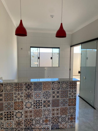 Imagem Casa com 2 Quartos à Venda, 65 m² em Lebron - Sarandi
