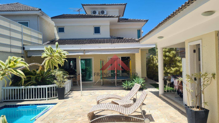 Imagem Casa com 3 Quartos à Venda, 242 m² em Camboinhas - Niterói