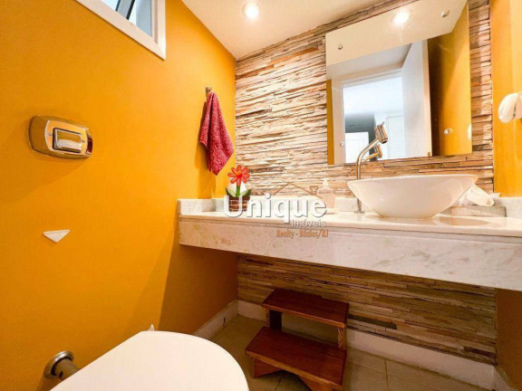 Imagem Casa com 4 Quartos para Temporada, 180 m² em Ferradura - Armação Dos Búzios