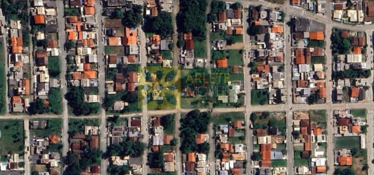 Terreno à Venda, 266 m² em Zimbros - Bombinhas