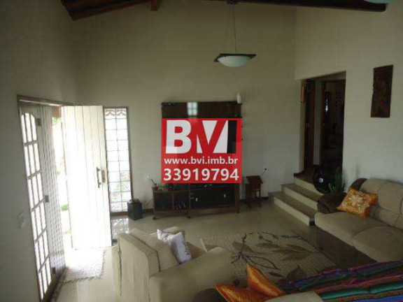 Imagem Casa com 4 Quartos à Venda, 140 m² em Centro - Miguel Pereira Imagem Casa com 4 Quartos à Venda, 140 m² em Centro - Miguel Pereira