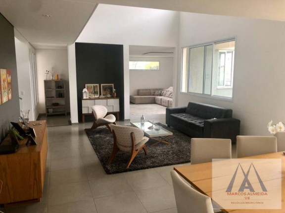 Casa de Condomínio com 4 Quartos à Venda, 379 m² em Botujuru - Mogi Das Cruzes