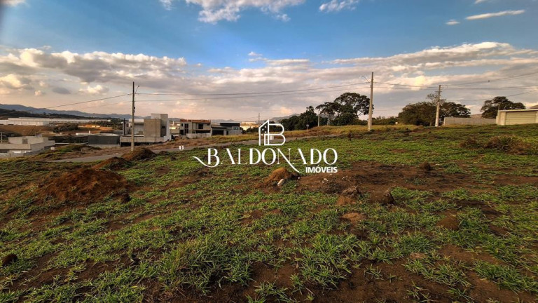 Terreno à Venda, 200 m² em Centro - Extrema