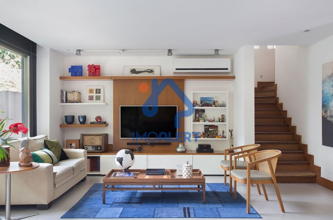 Imagem Casa com 1 Quarto à Venda, 200 m² em Coqueiros - Florianópolis