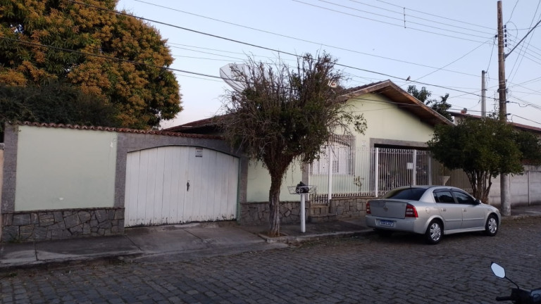 Imagem Casa com 4 Quartos à Venda, 518 m² em Centro - Pindamonhangaba