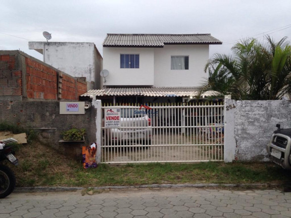 Sobrado com 4 Quartos à Venda, 200 m² em São João Do Rio Vermelho - Florianópolis