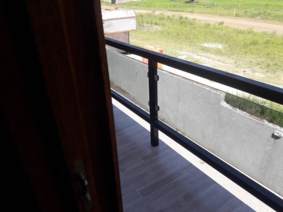 Imagem Sobrado com 2 Quartos à Venda,  em Diácono João Luiz Pozzobon - Santa Maria