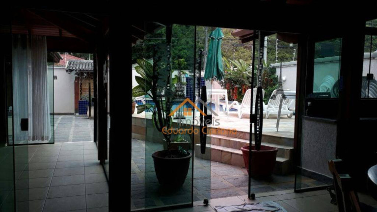 Imagem Casa com 4 Quartos à Venda, 199 m² em Prainha - Caraguatatuba